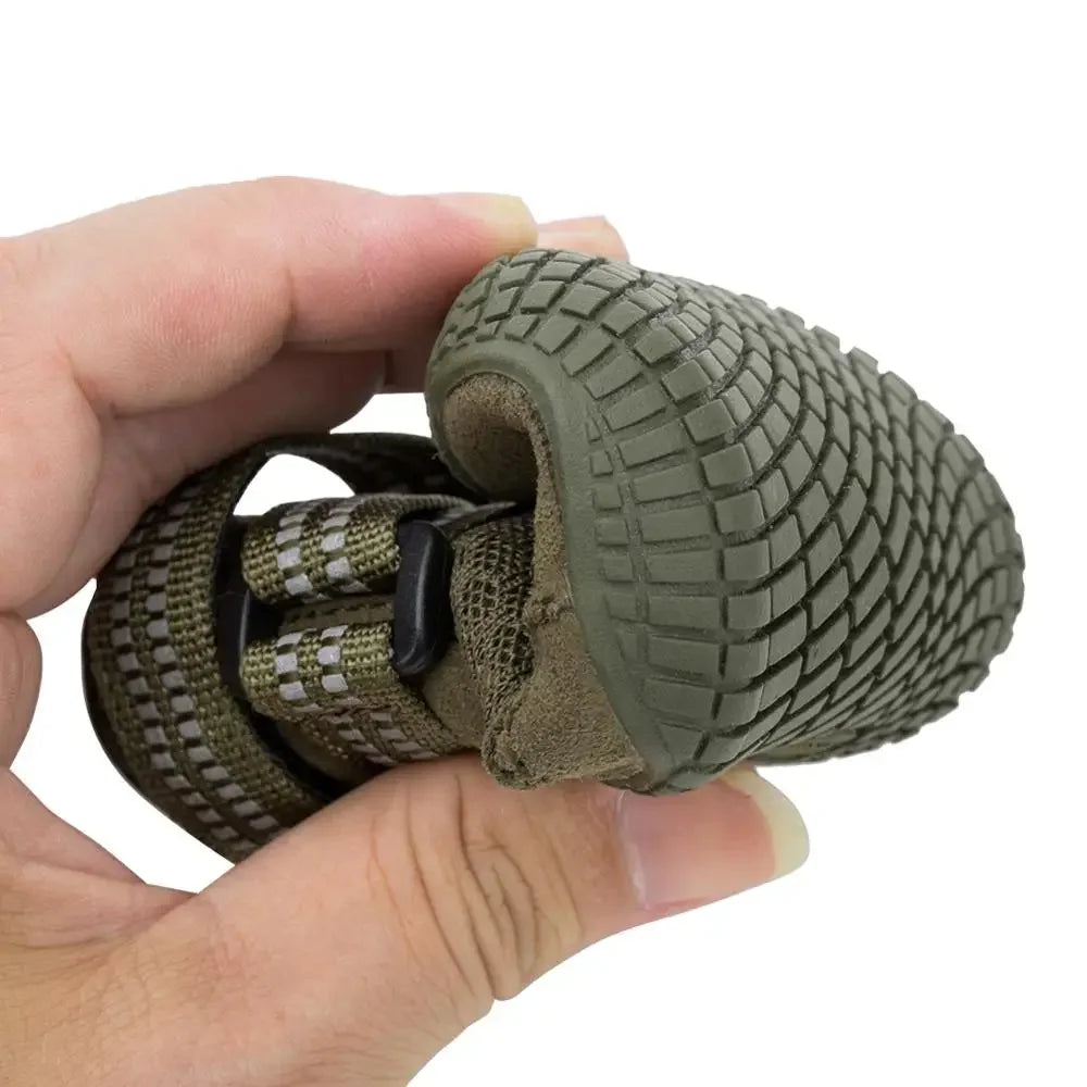 Zapatos para Perros Medianos y Grandes: Impermeables y Antideslizantes en Color ArmyGreen para el Invierno y la Nieve - Modelo YS1891